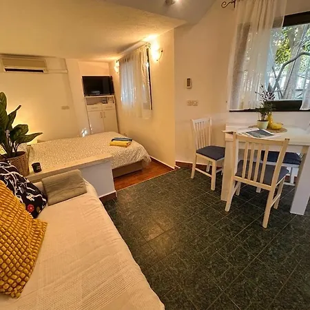 Garden * Makarska